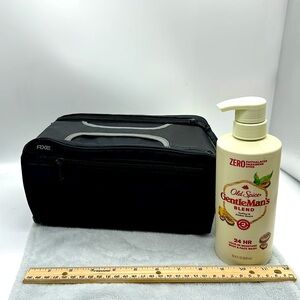 Old Spice Gentleman’s Blend-Body & Face Wash with Dopp AXE Bag-Lot of 2 Items
